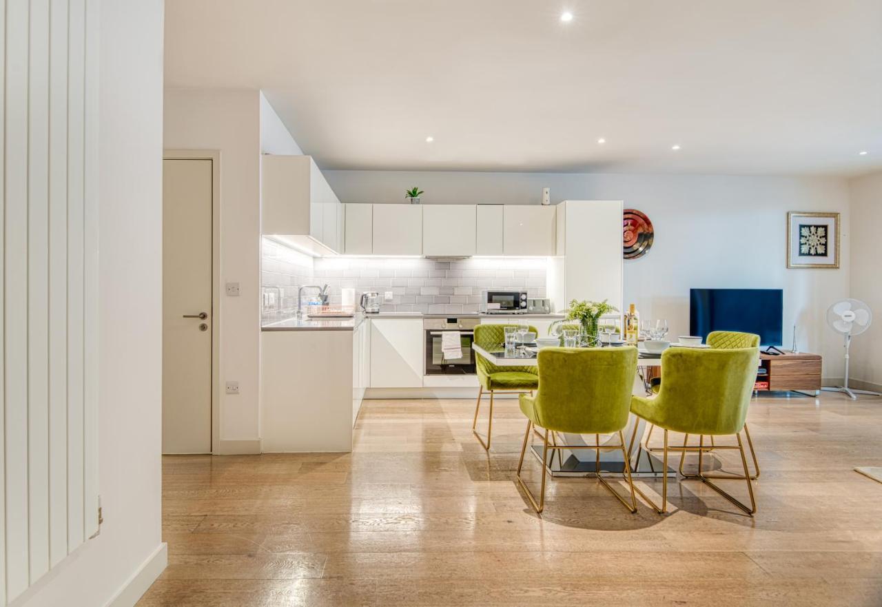 Austin David Apartments Royal Wharf ロンドン エクステリア 写真